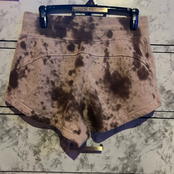 Lululemon inner glow shorts - Picture 4 of 4